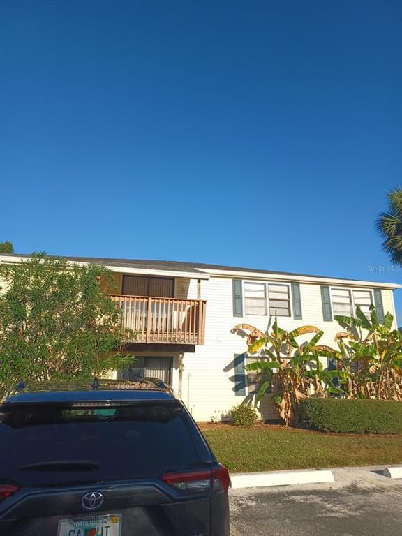127 CAMPHOR CIRCLE UNIT D OLDSMAR, FL 34677
