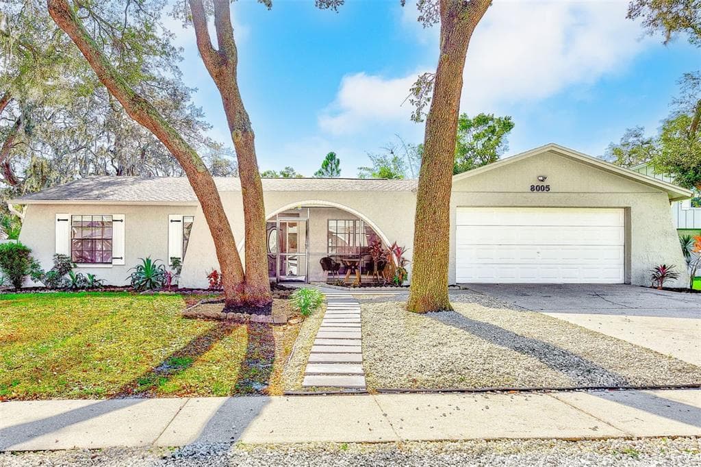 8005 DORADO COURT TAMPA, FL 33637