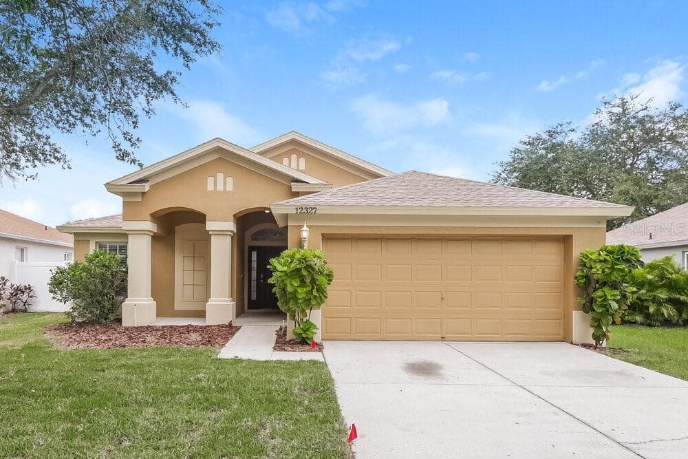 12327 HAWKEYE POINT PLACE RIVERVIEW, FL 33578