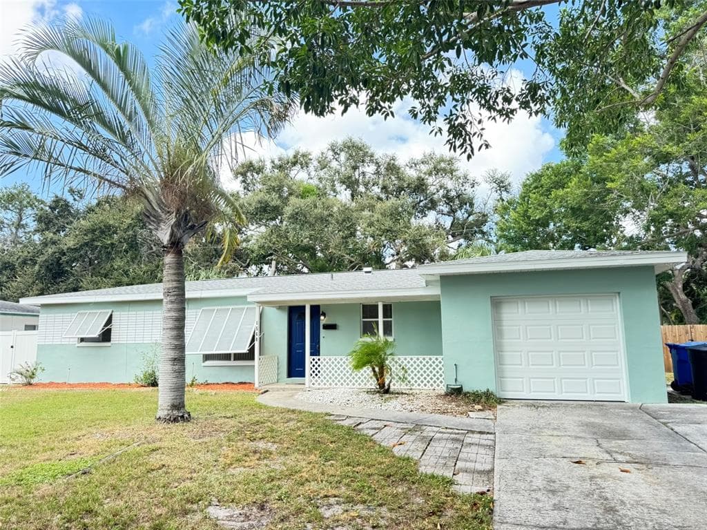 1560 ROBINSON DRIVE N ST PETERSBURG, FL 33710