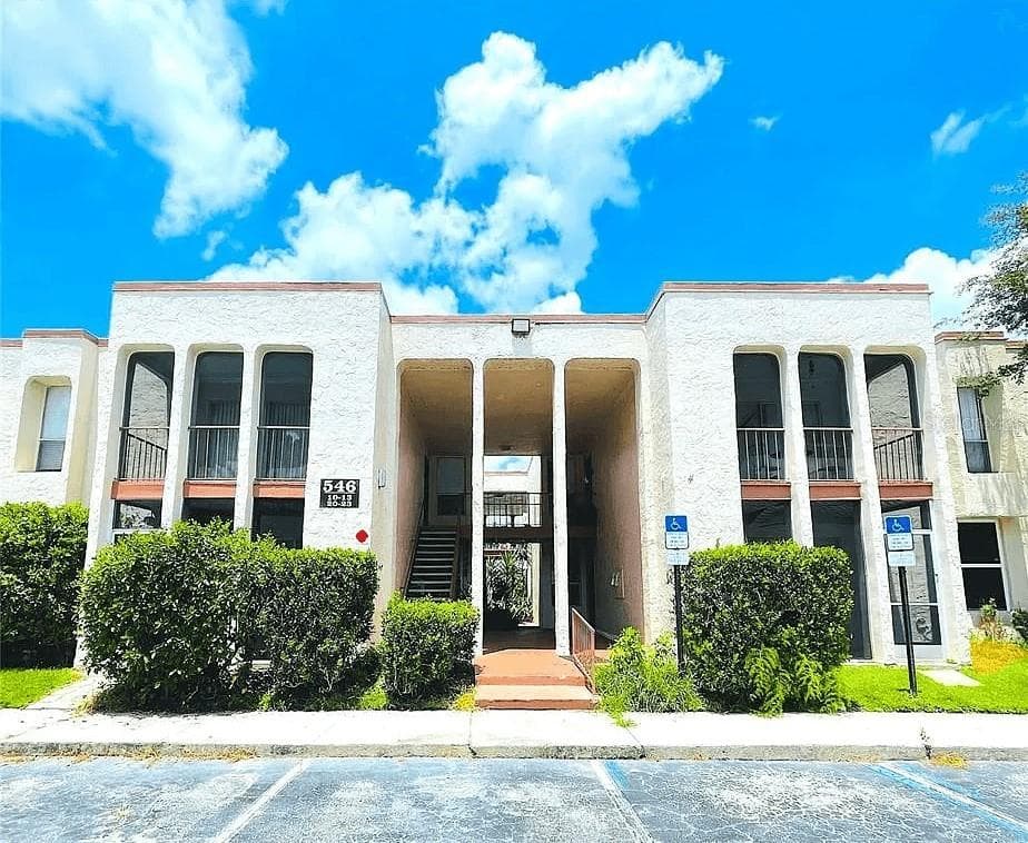 546 ORANGE DRIVE UNIT 11 ALTAMONTE SPRINGS, FL 32701