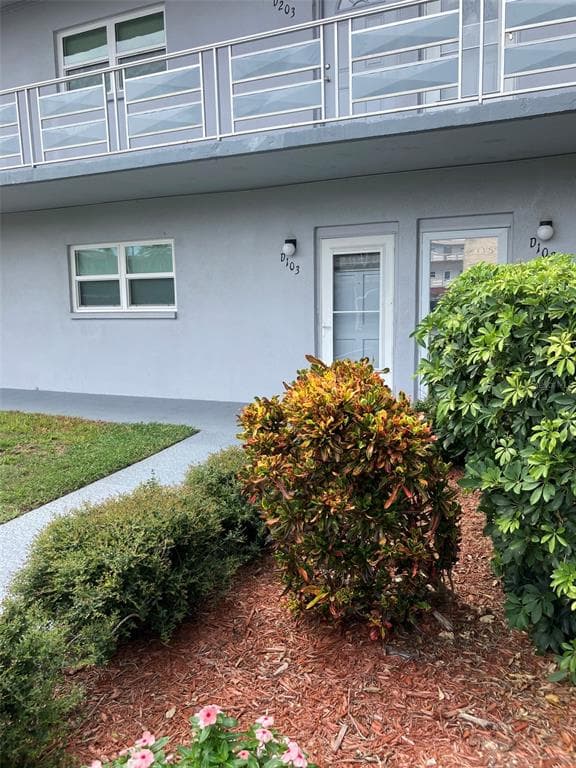 5660 80TH STREET N UNIT D103 ST PETERSBURG, FL 33709