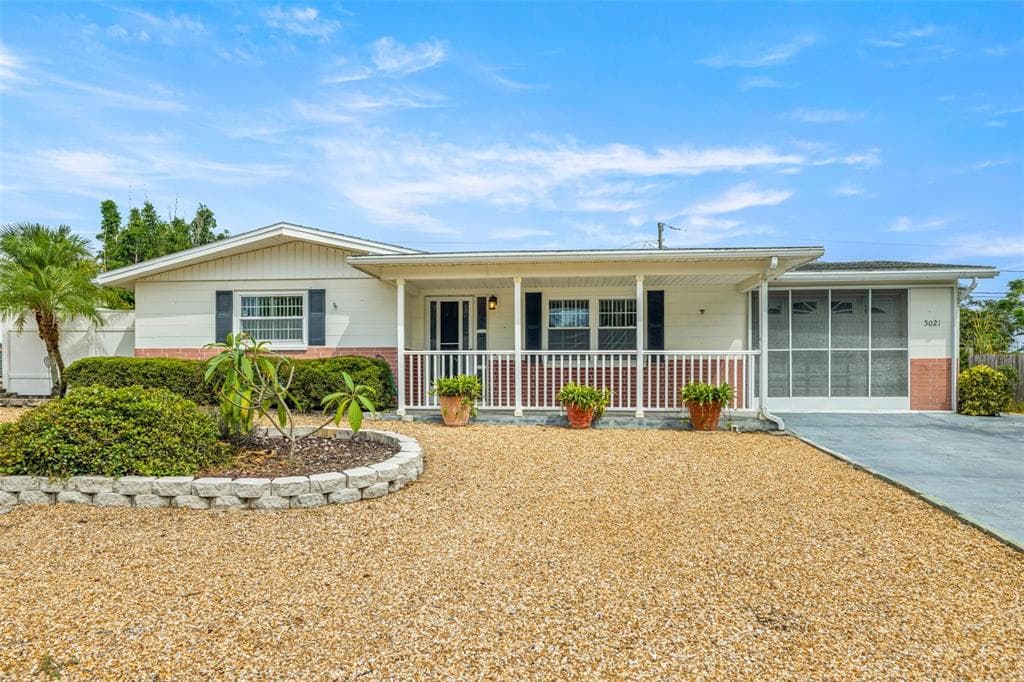 5021 PHOENIX AVENUE HOLIDAY, FL 34690