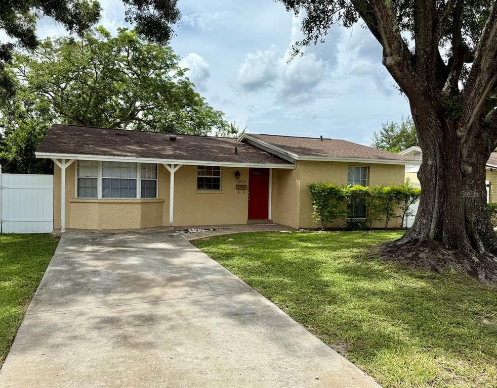 8804 AUBURN WAY TAMPA, FL 33615