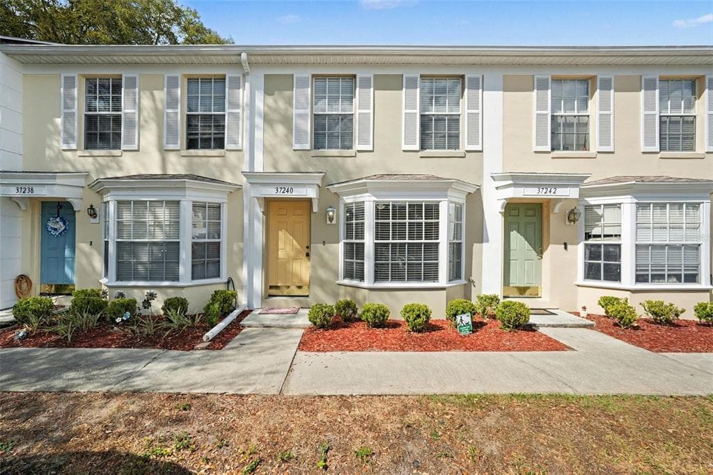 37240 EMBASSY PARK LANE DADE CITY, FL 33525