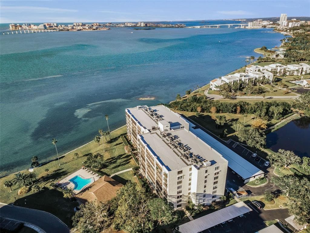 100 OAKMONT LANE UNIT 307 BELLEAIR, FL 33756