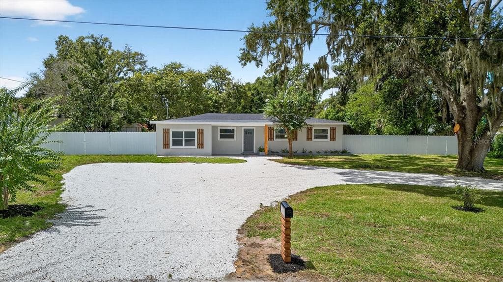 1810 ALCORN ROAD VALRICO, FL 33596
