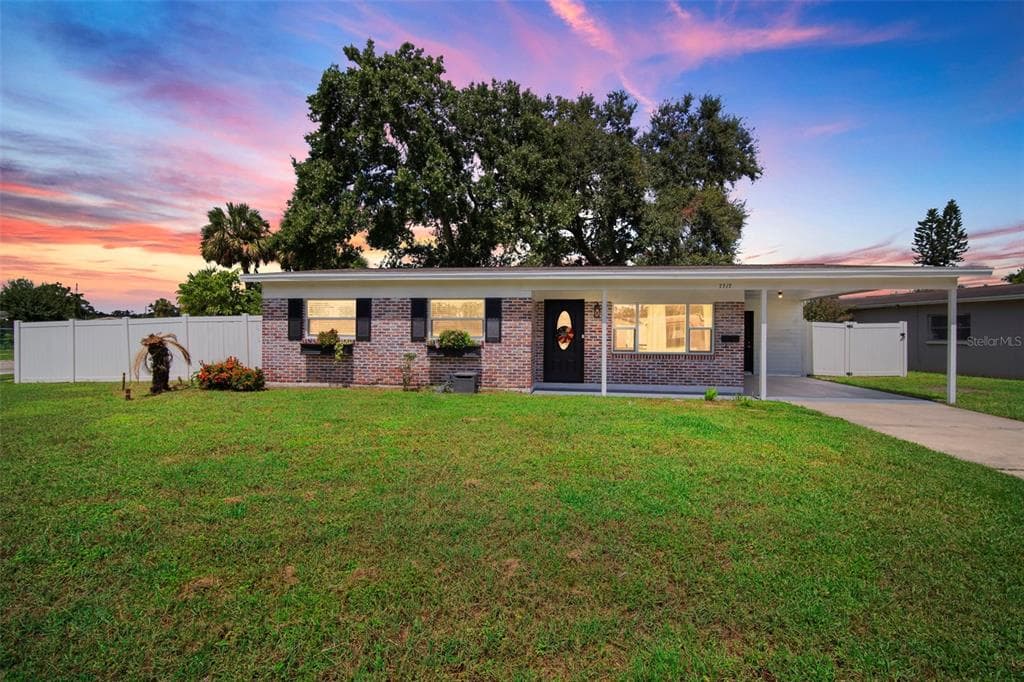 7717 W POWHATAN AVENUE TAMPA, FL 33615