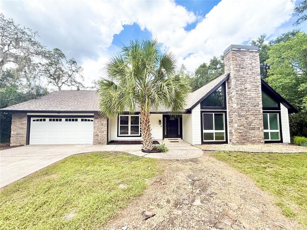 2019 N VILLAGE AVENUE TAMPA, FL 33612