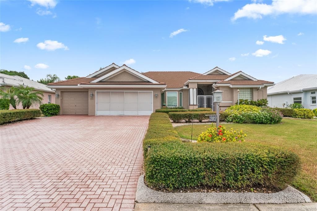 2112 PLATINUM DRIVE SUN CITY CENTER, FL 33573