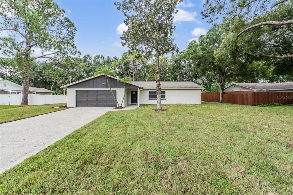 9504 W CLUSTER AVENUE TAMPA, FL 33615