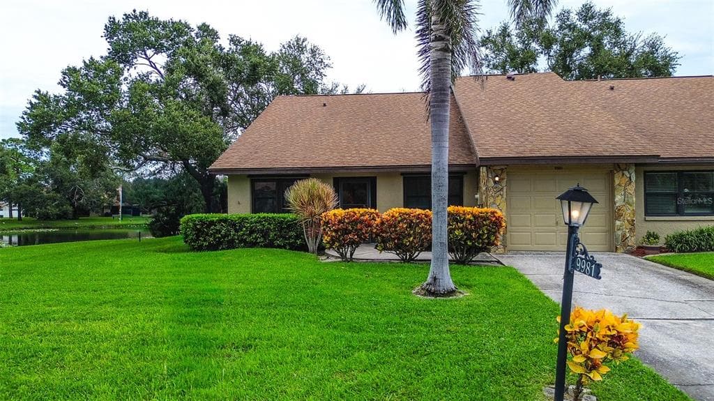 9981 LAKE SEMINOLE DRIVE W LARGO, FL 33773