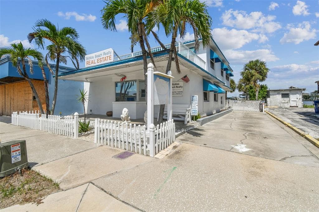 17729 GULF BOULEVARD REDINGTON SHORES, FL 33708