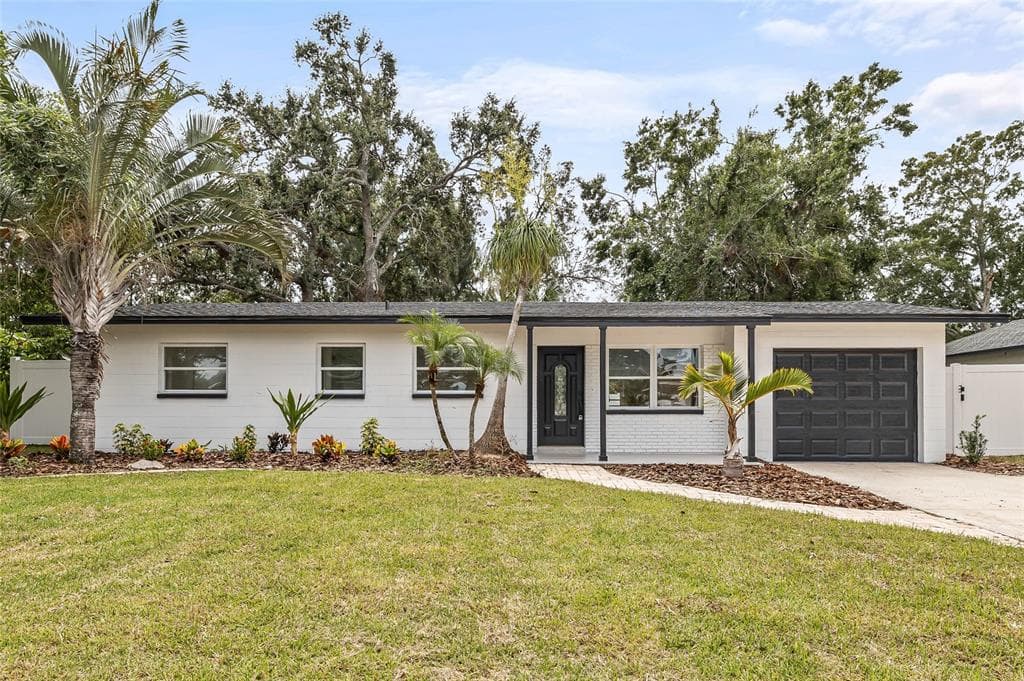 4822 W BAY COURT AVENUE TAMPA, FL 33611