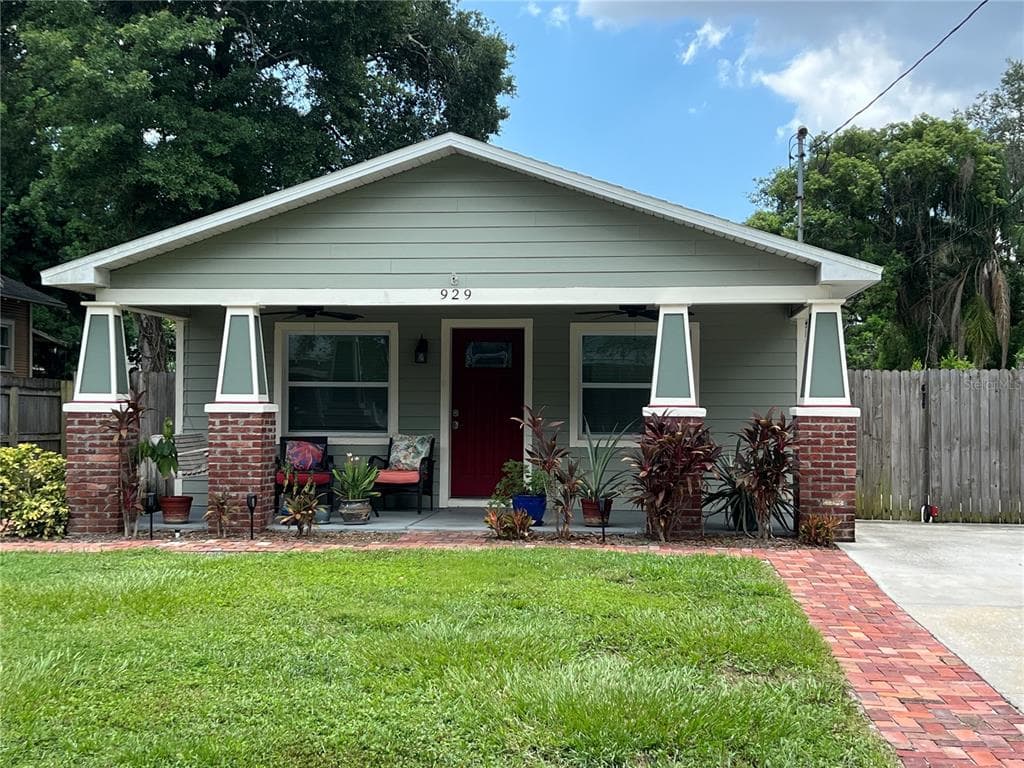 929 E SHADOWLAWN AVENUE TAMPA, FL 33603