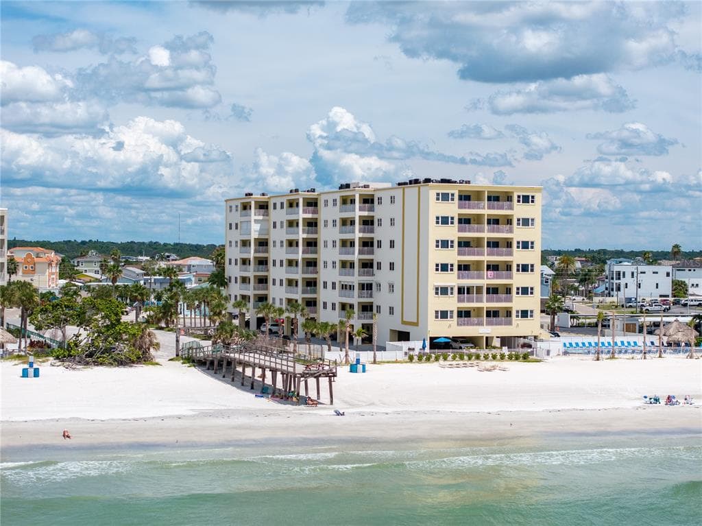 17450 GULF BOULEVARD UNIT 206 REDINGTON SHORES, FL 33708