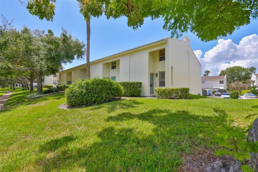 4513 W LA VILLA LANE TAMPA, FL 33611