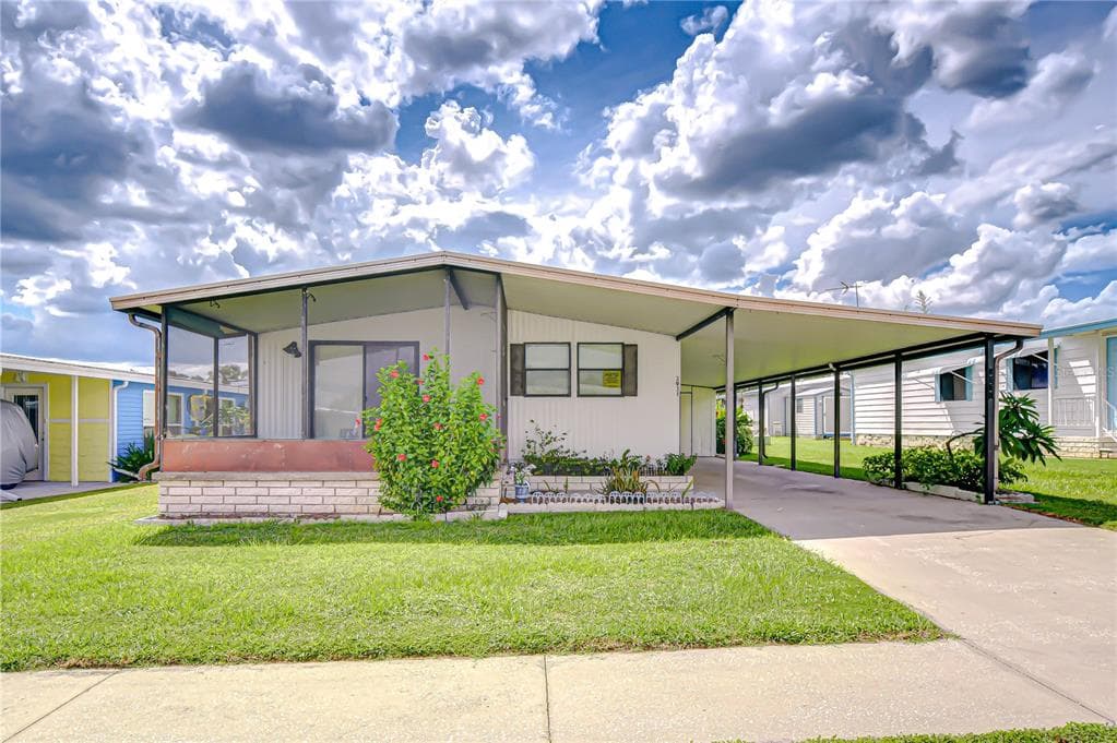 3931 CHRIS DRIVE WESLEY CHAPEL, FL 33543