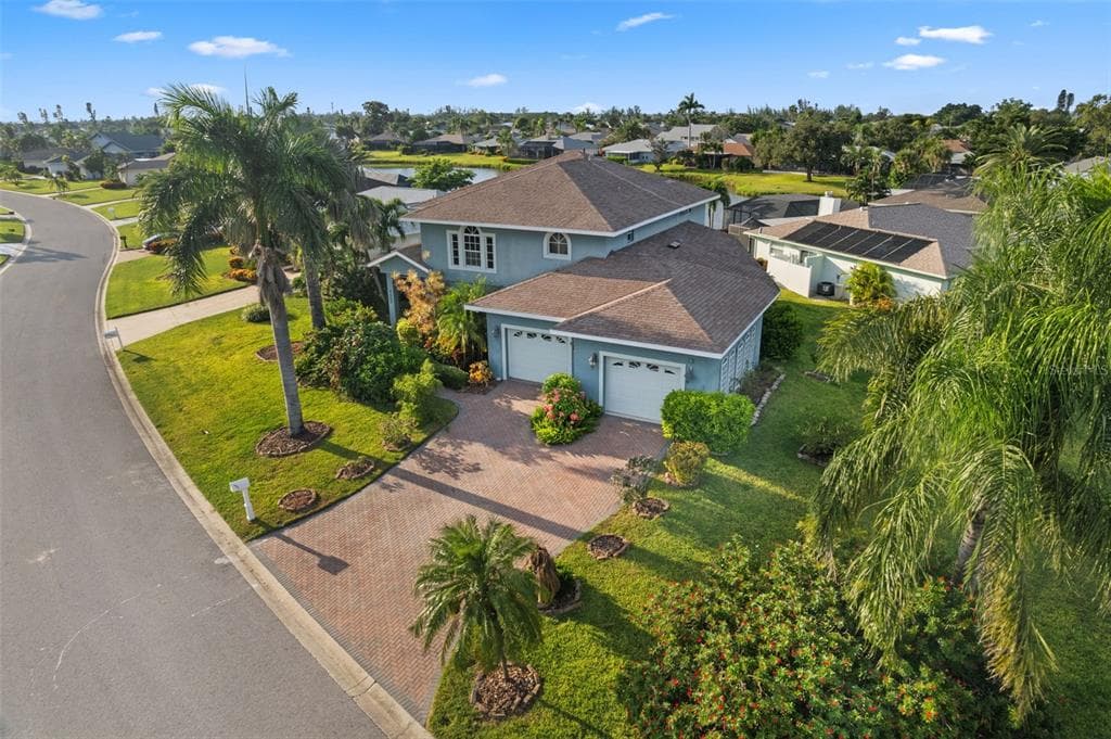 8607 51ST AVENUE W BRADENTON, FL 34210