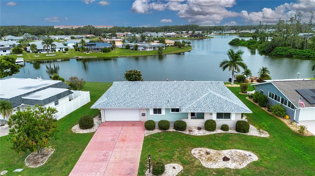1715 DANBURY DRIVE SUN CITY CENTER, FL 33573