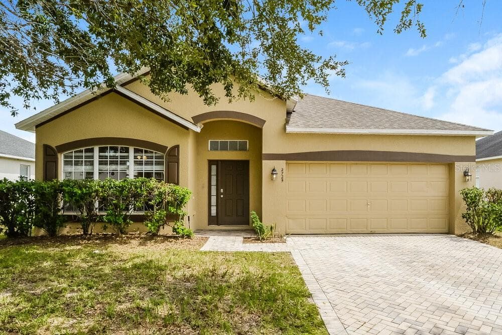 2725 EAGLE GLEN CIRCLE KISSIMMEE, FL 34746