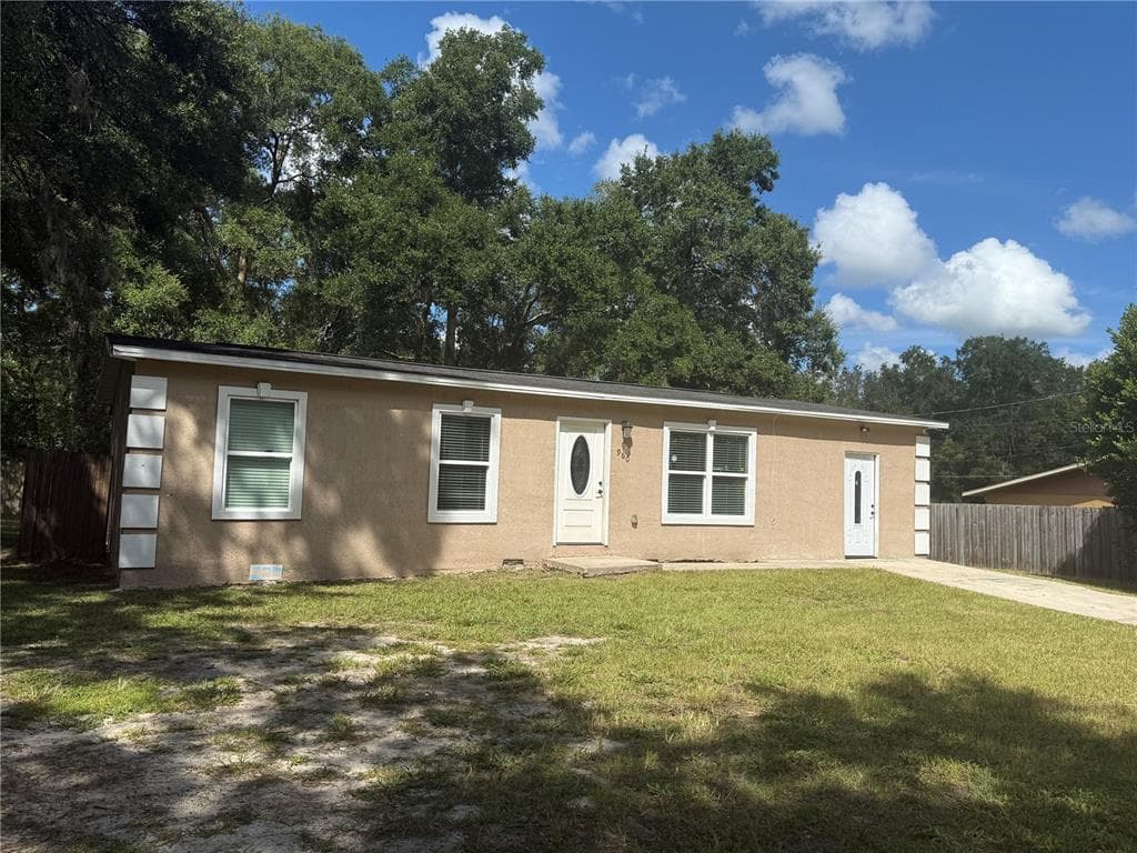 960 NW 56TH AVE OCALA, FL 34482