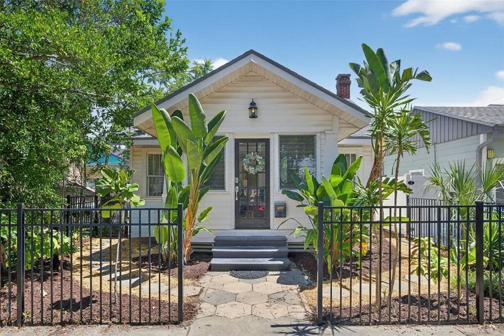 911 5TH STREET N ST PETERSBURG, FL 33701