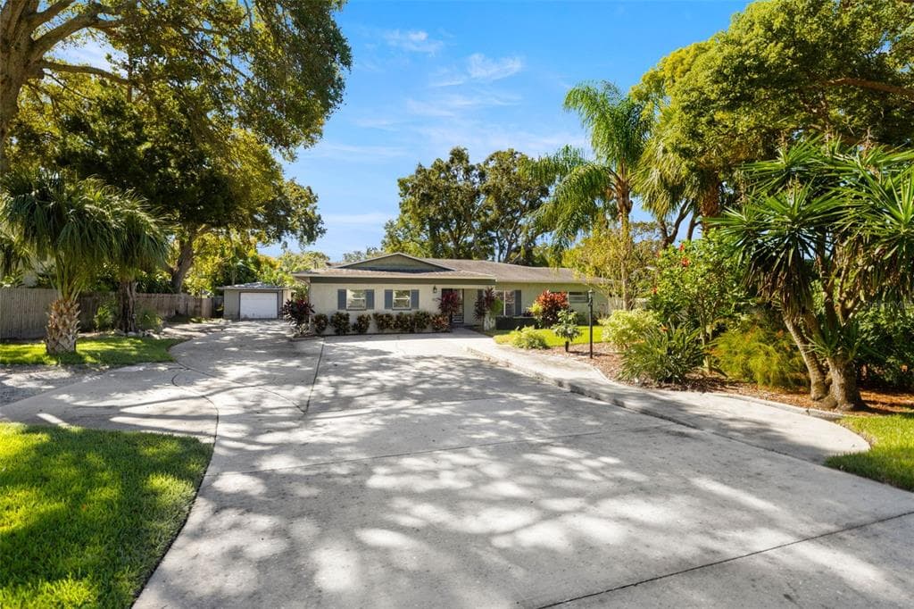 1512 FLORIDA AVENUE PALM HARBOR, FL 34683