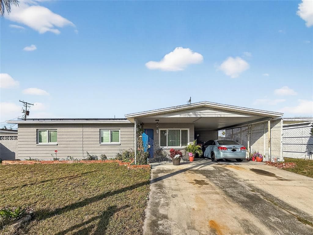8009 CORNWALL LANE TAMPA, FL 33615
