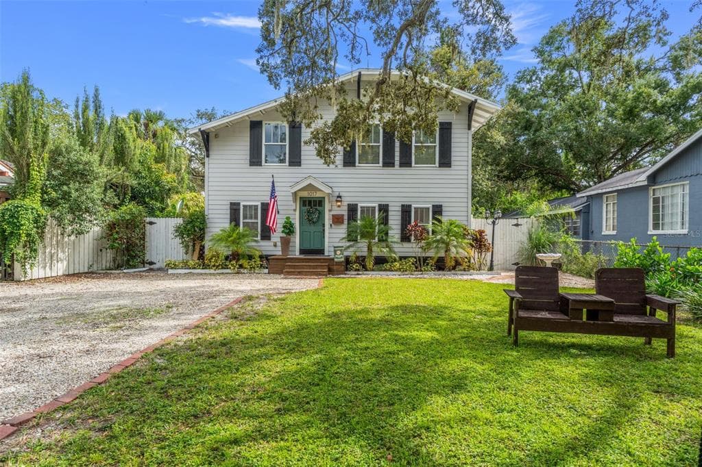 1017 E HENRY AVE TAMPA, FL 33604