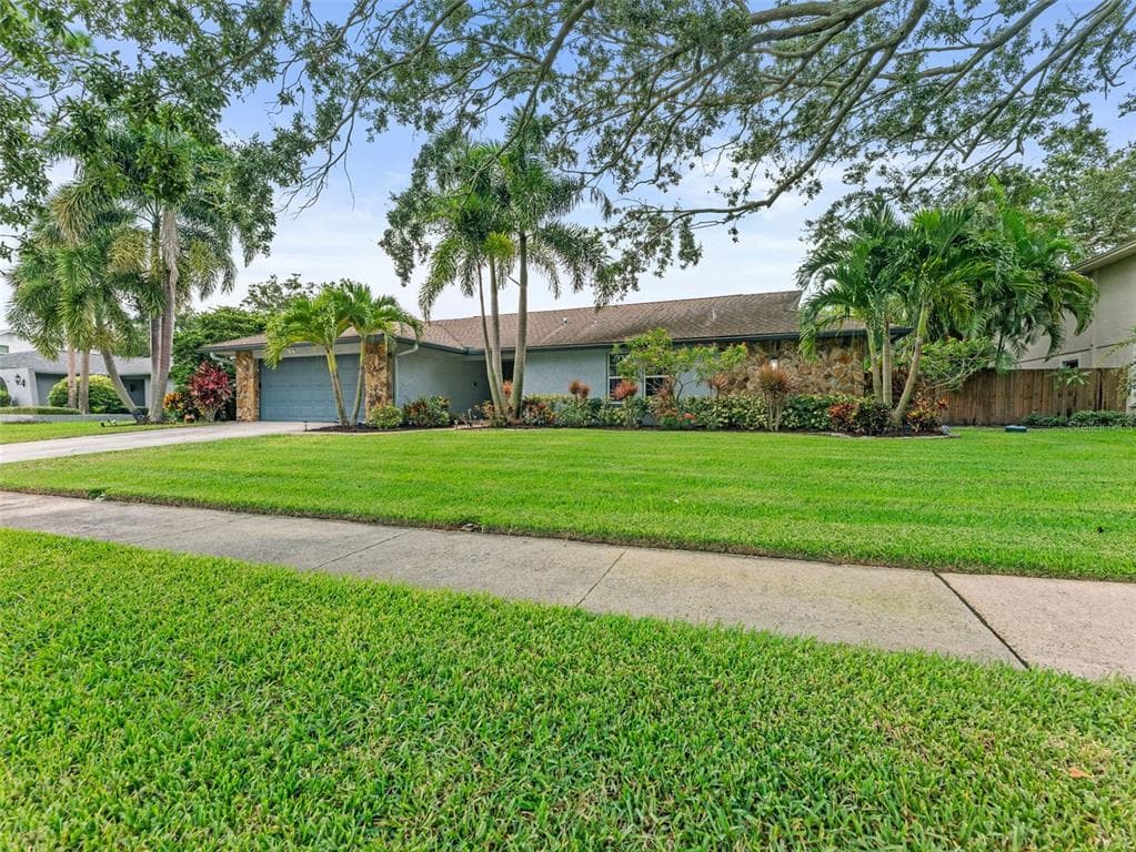 2857 WEATHERSFIELD COURT CLEARWATER, FL 33761
