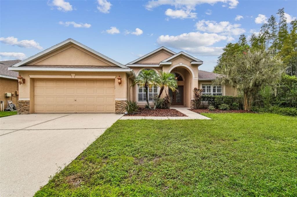 19207 ROBIN PERCH LANE TAMPA, FL 33647