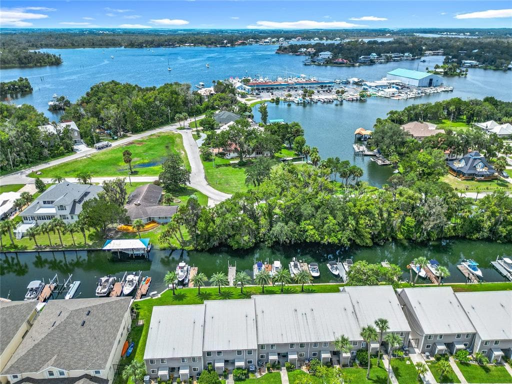 65 BEACH LANE UNIT C CRYSTAL RIVER, FL 34429
