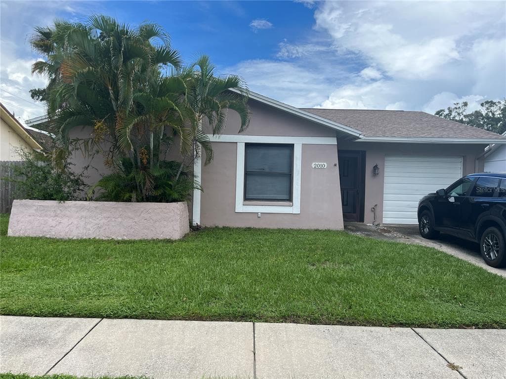 2010 SANTIAGO WAY S CLEARWATER, FL 33763