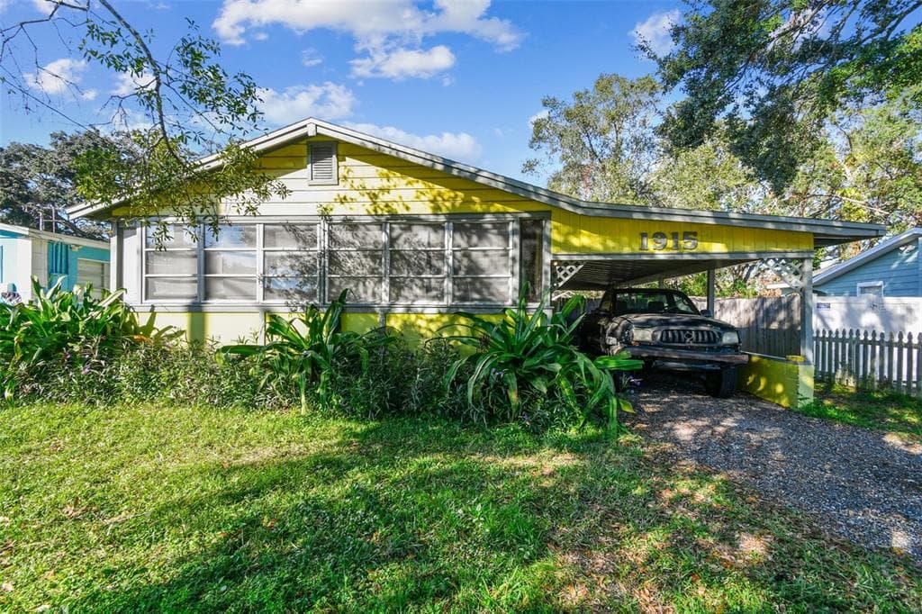 1915 W FERN STREET TAMPA, FL 33604