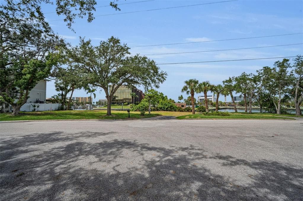 56 SANDPIPER ROAD TAMPA, FL 33609