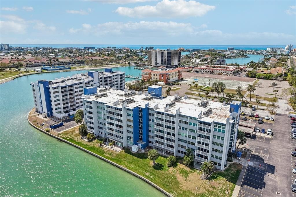 500 TREASURE ISLAND CAUSEWAY UNIT 711