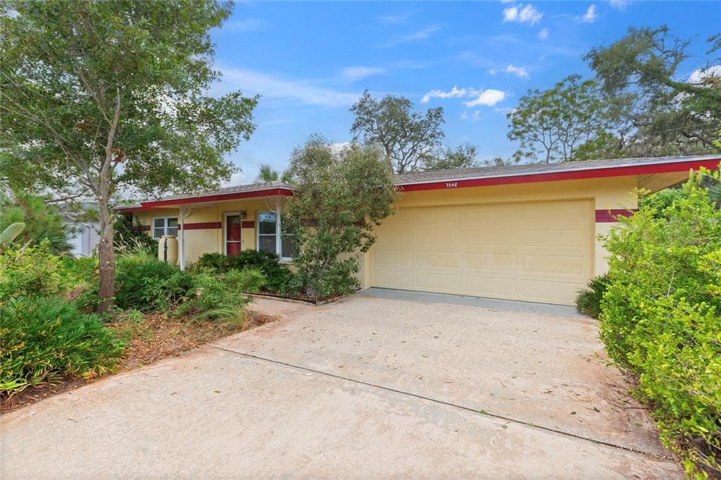 7548 117TH SEMINOLE, FL 33772