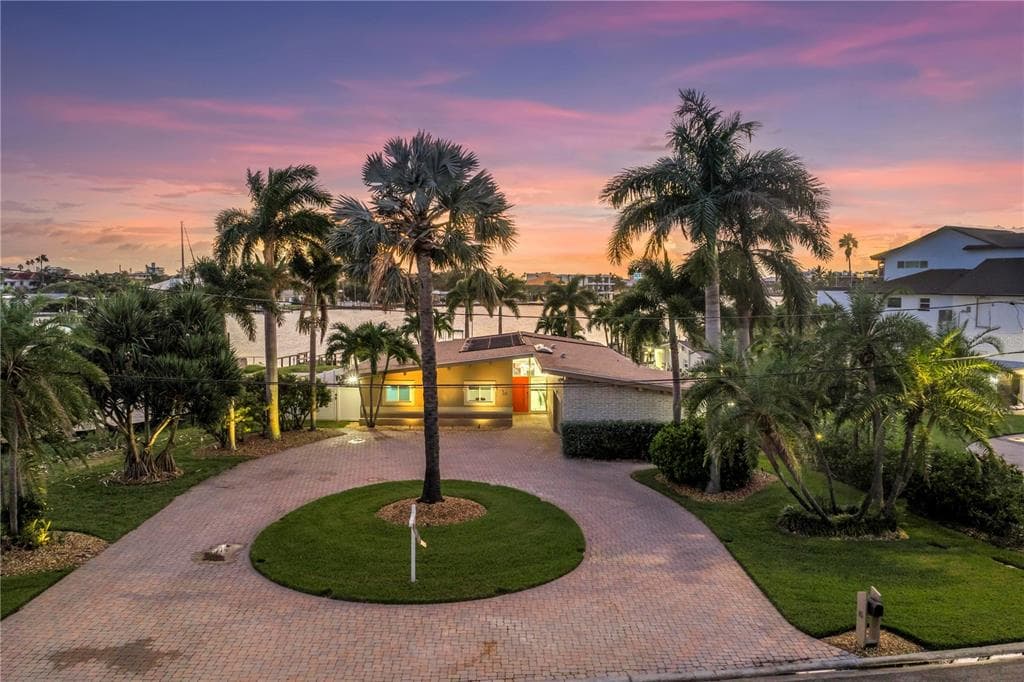 16 TREASURE LANE TREASURE ISLAND, FL 33706