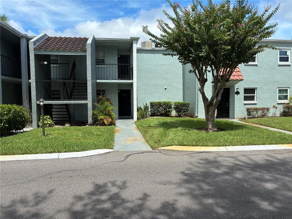2850 SOMERSET PARK DRIVE UNIT 101 TAMPA, FL 33613