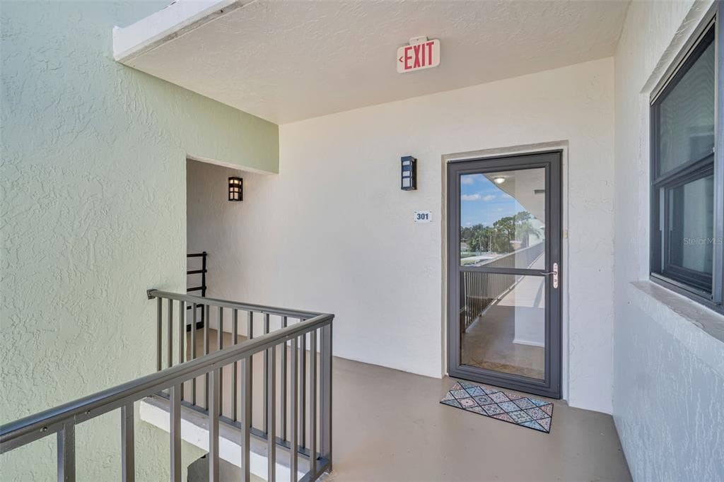 5980 TERRACE PARK DRIVE N UNIT 301 ST PETERSBURG, FL 33709