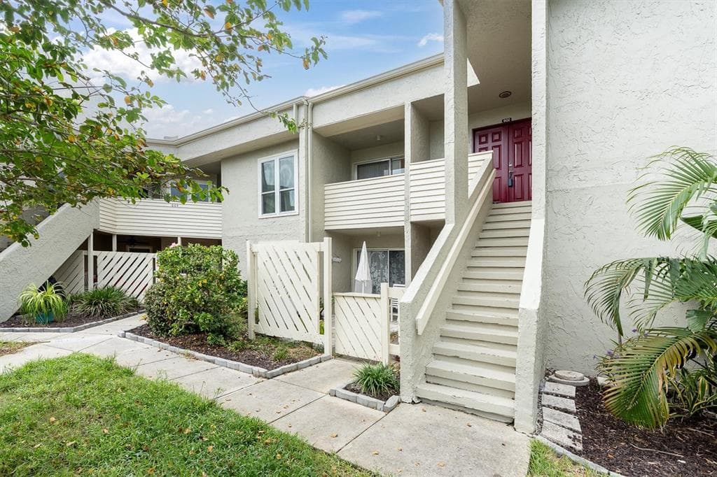 602 WINDRUSH BAY DRIVE UNIT 602 TARPON SPRINGS, FL 34689