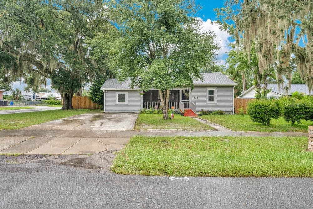 704 E VALENCIA STREET LAKELAND, FL 33805