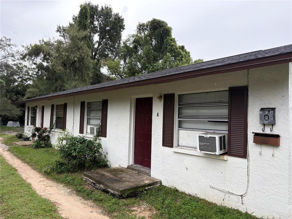 8417 N MULBERRY STREET UNIT A&B TAMPA, FL 33604