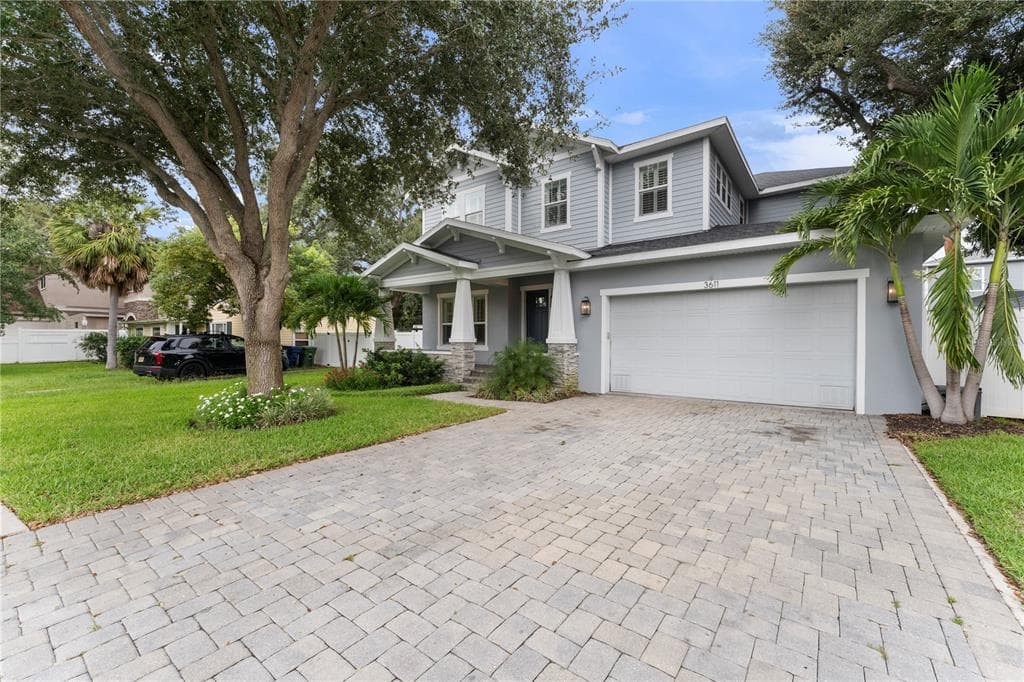 3611 W ROYAL PALM CIRCLE TAMPA, FL 33629