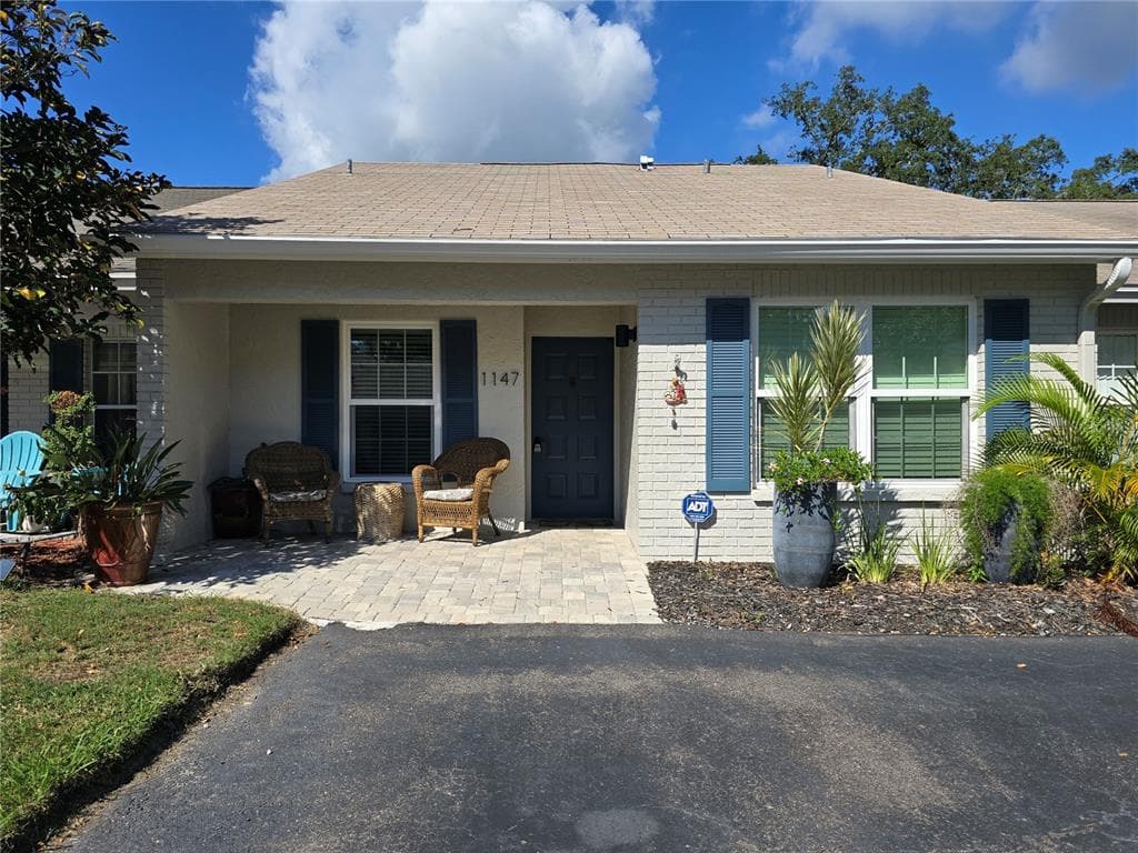 1147 DOVER COURT SAFETY HARBOR, FL 34695