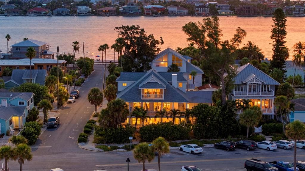 106 2ND AVENUE ST PETE BEACH, FL 33706