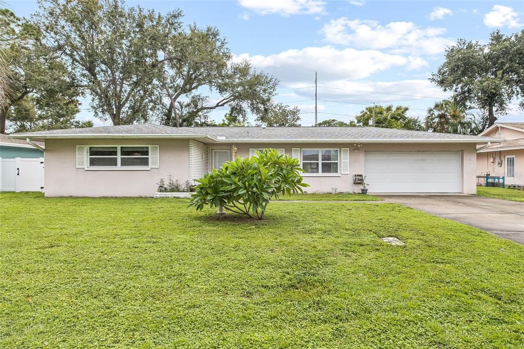 1124 SOUSA DRIVE LARGO, FL 33771