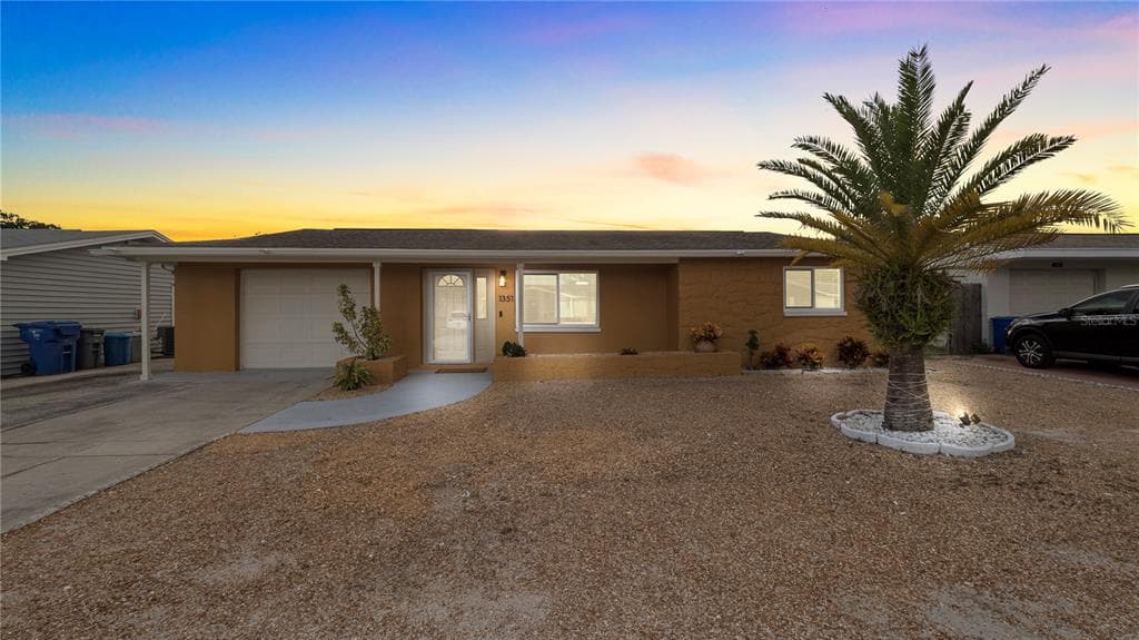 1351 SOLAR DRIVE HOLIDAY, FL 34691