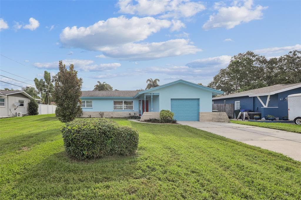 93 OAKWOOD DRIVE DUNEDIN, FL 34698
